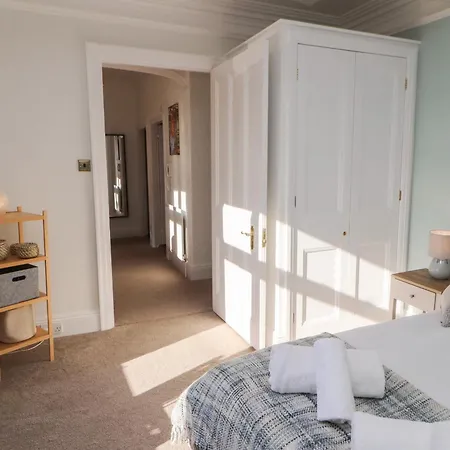 2 Birkhead アパート *