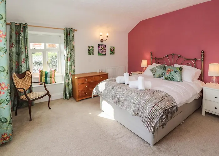 2 Birkhead Windermere