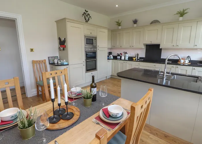 2 Birkhead * Windermere